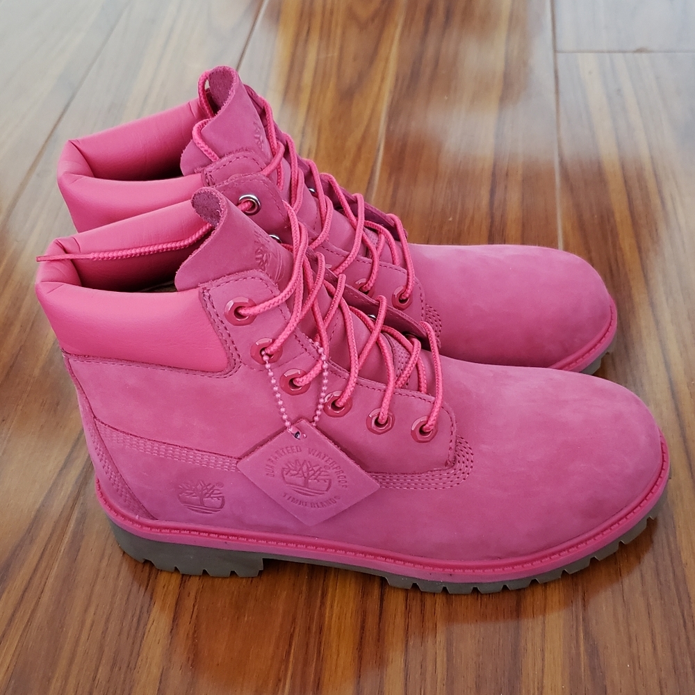 TIMBERLAND ORIGINAL JUNIOR HOT PINK WATERPROOF BOOTS SIZE 6 BRAND NEW.